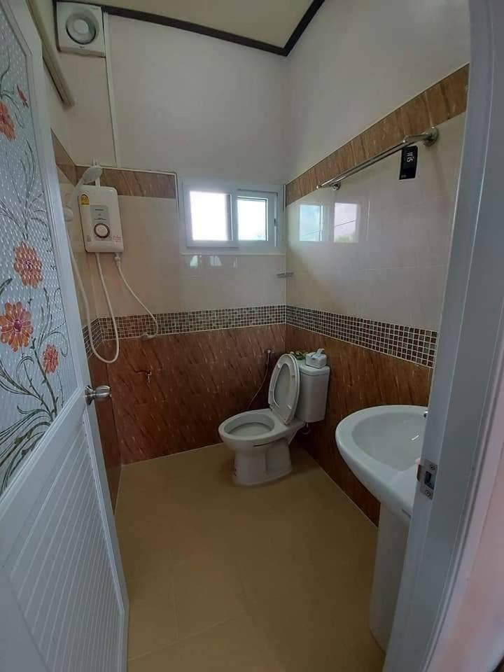 M-Plus Homestay Sukhothai Eksteriør billede