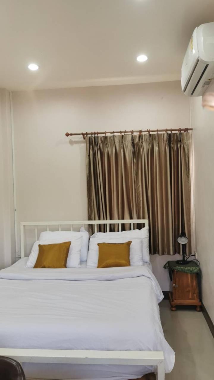 M-Plus Homestay Sukhothai Eksteriør billede