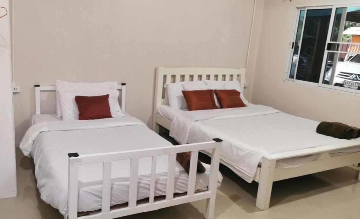 M-Plus Homestay Sukhothai Eksteriør billede